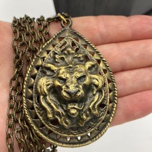 *SOLD* Vintage Large Lion Pendant Necklace